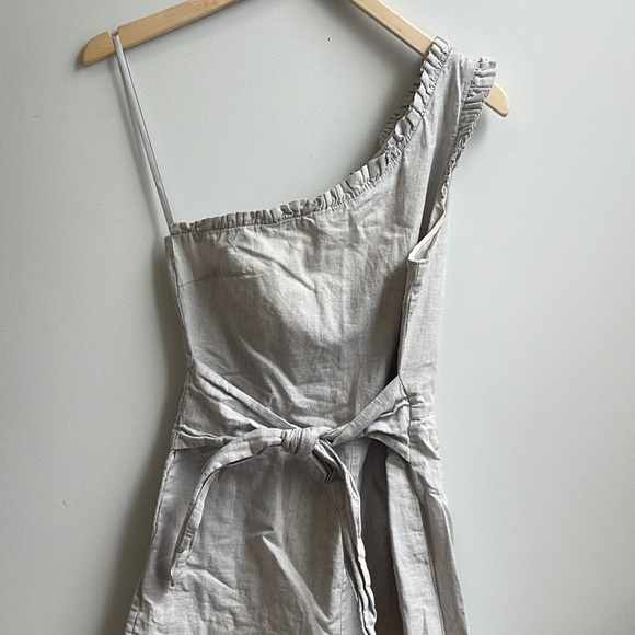RUBY AND JENNA GREY ONE SHOULDER ROMPER - Picture 2 of 4